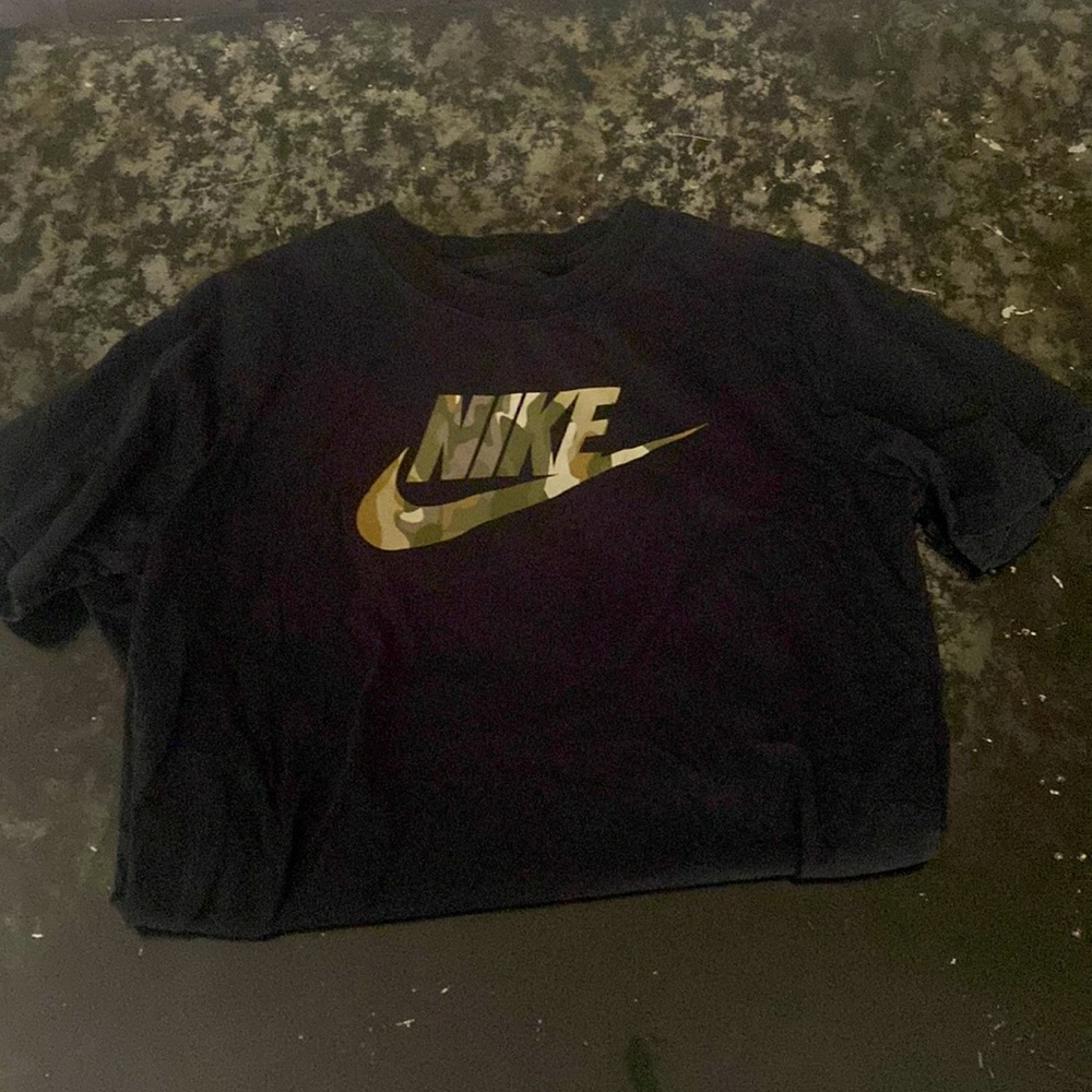 Boy’s Nike t-shirt